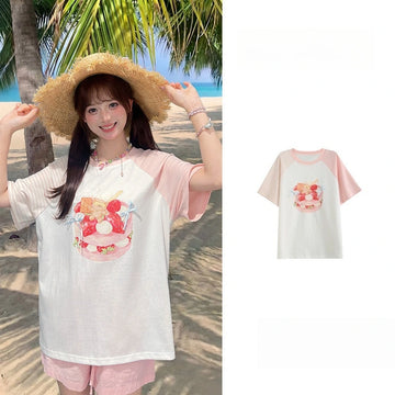 Kawaii Strawberry Cake Graphic T-Shirt