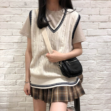 Twist Stripe V-neck Knit Vest