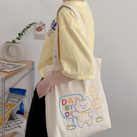 Cute Bear Embroidery Canvas Toe Bag